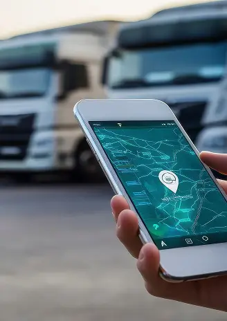 Empleado trabajando en el computador