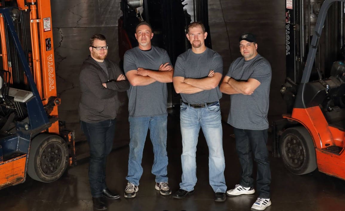 American Warehouse logistics team providing complete 3PL support